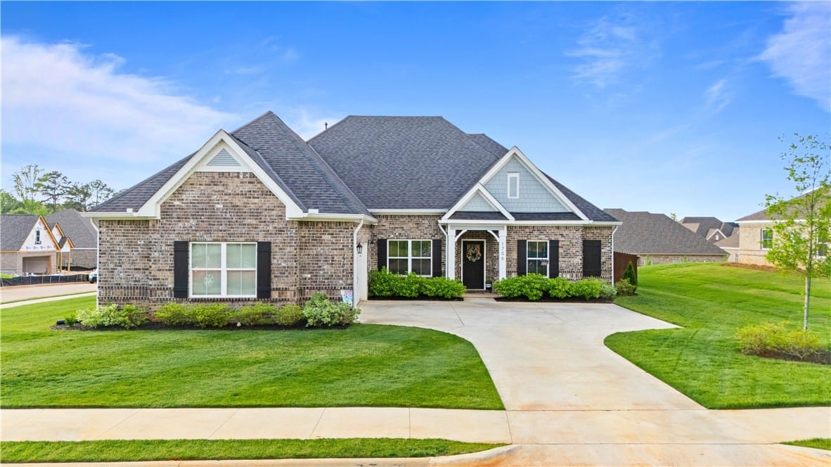 1706 Hidden Lakes Drive, Opelika, AL, 36801