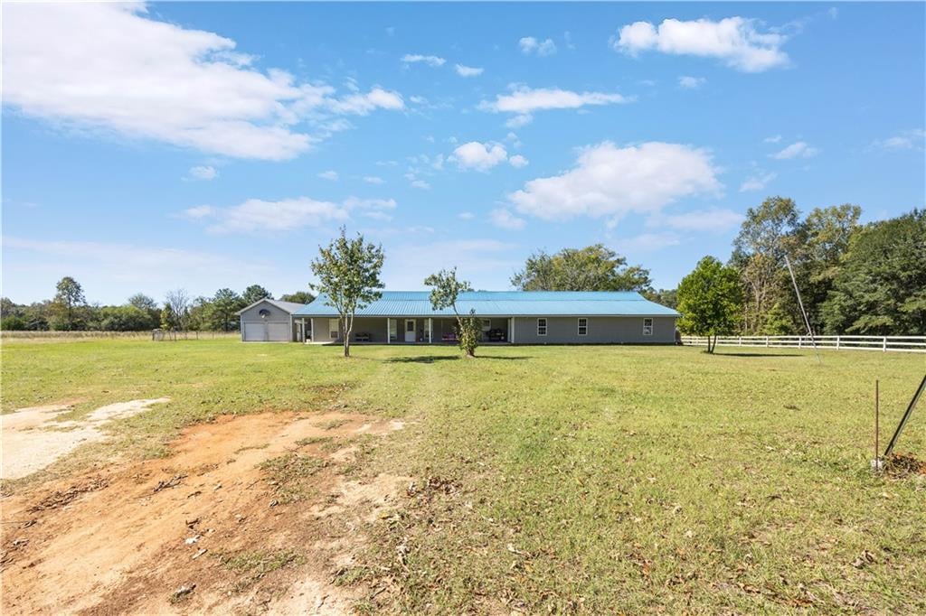 24 Duke Dr, Fort Mitchell, AL 36856