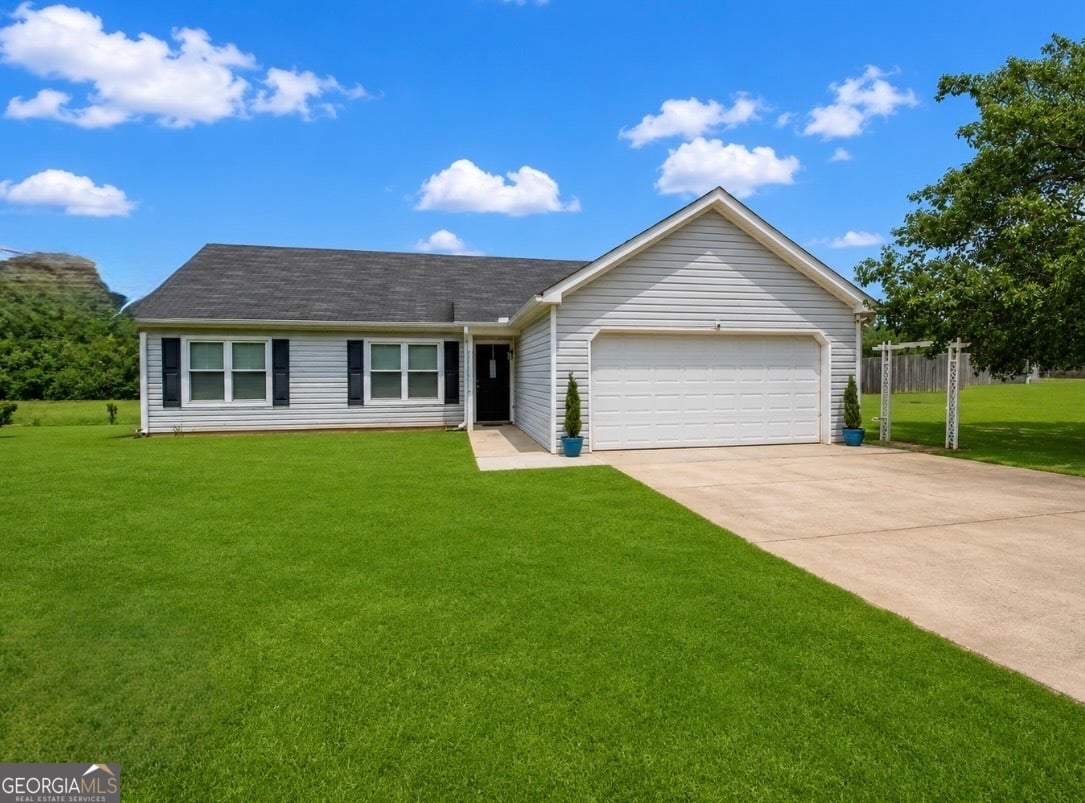 1672 Dolly Nixon Rd, Senoia, GA 30276