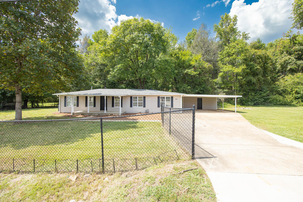 24 Whiterock Rd, Phenix City, AL 36869