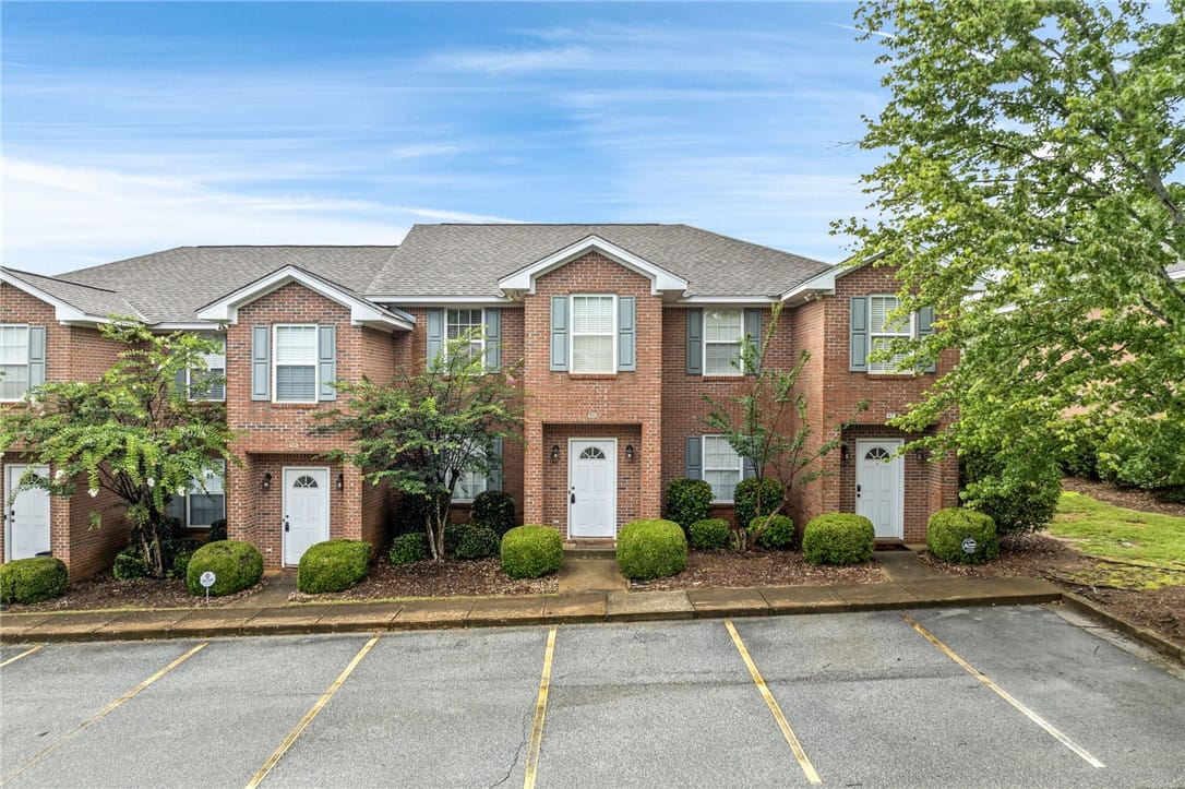1477 N Donahue Dr Apt 504, Auburn, AL 36830