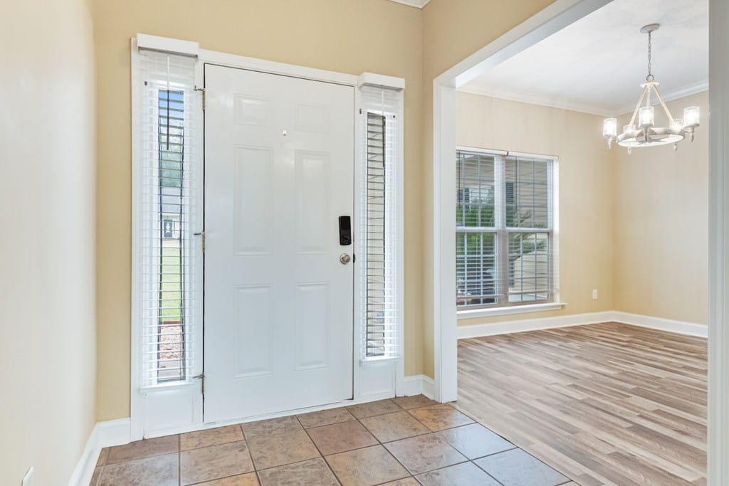 100 Hedgerow Dr, Leesburg, GA 31763