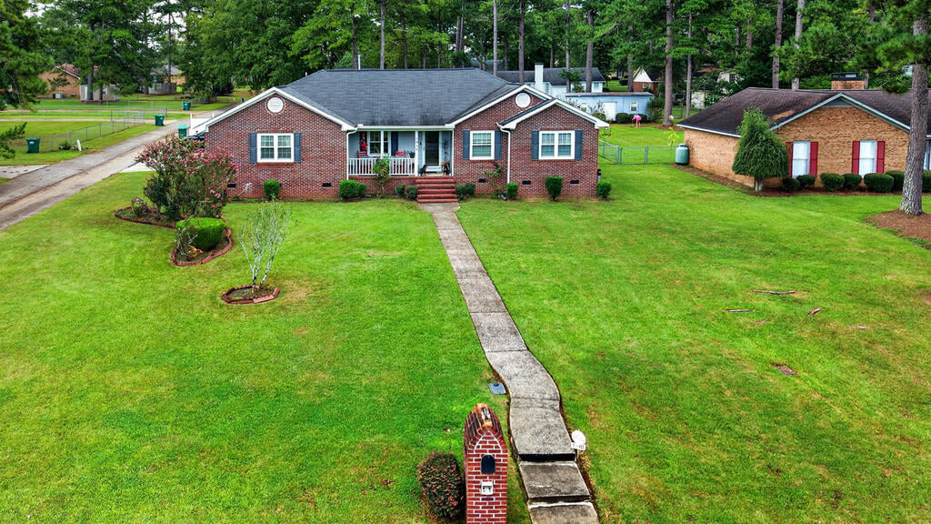 1810 Dorchester Dr, Albany, GA 31721