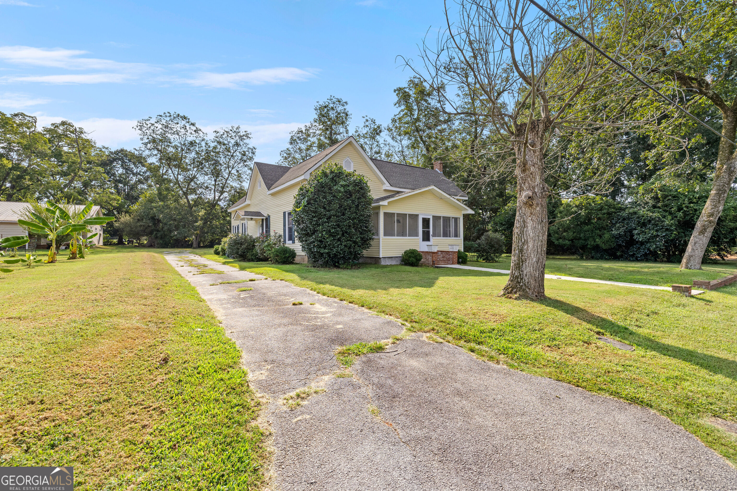 95 Logtown Rd, Yatesville, GA 31097