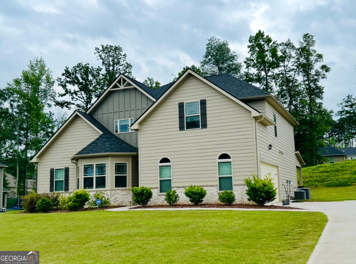 330 Darien Dr, Senoia, GA 30276