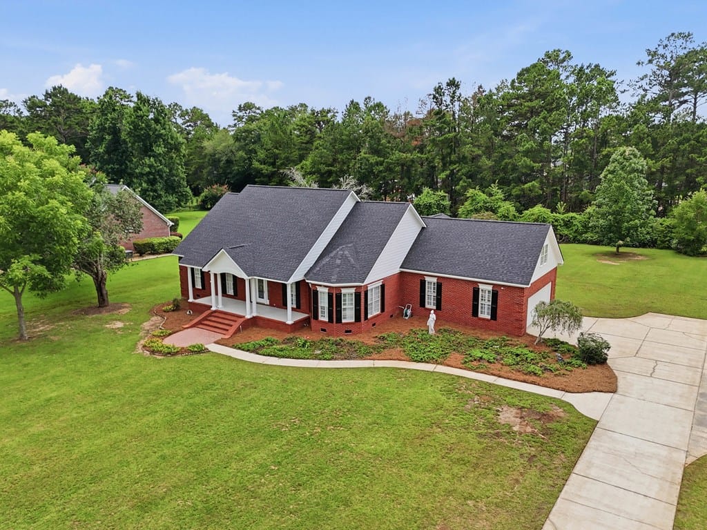 171 Larkspur Dr, Albany, GA 31721