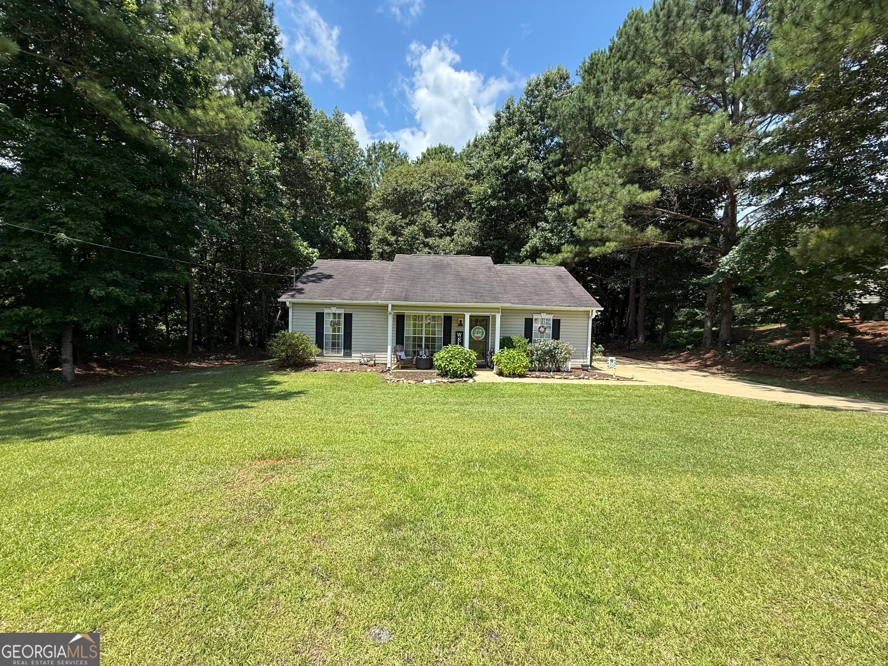 425 Hampton Green Dr, LaGrange, GA 30240