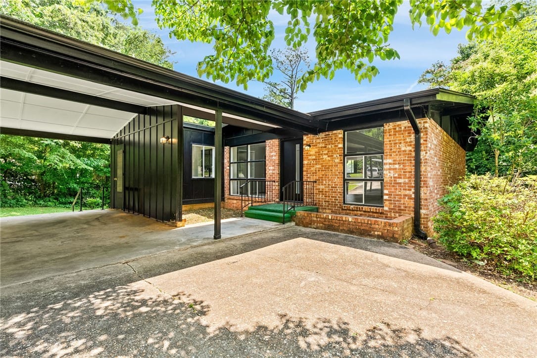 601 MCLURE, OPELIKA, AL, 36801