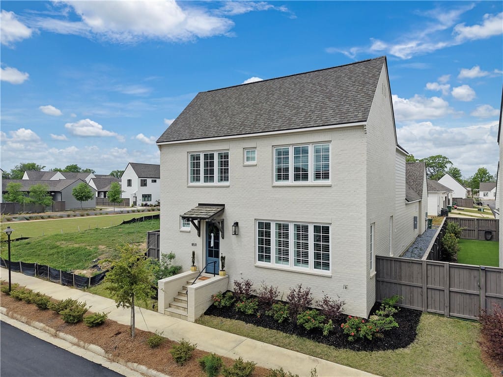 8511 Conduit St, Montgomery, AL 36116, A striking contemporary facade with classic window