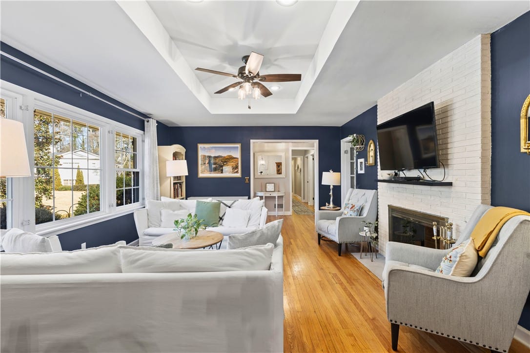 909 LAKESHORE, Opelika, AL, 36801, Beautifully updated & inviting space!!  House feat