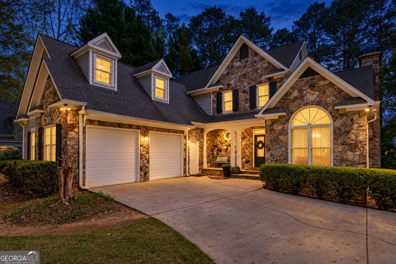 22 Shoreline Dr, Newnan, GA 30263