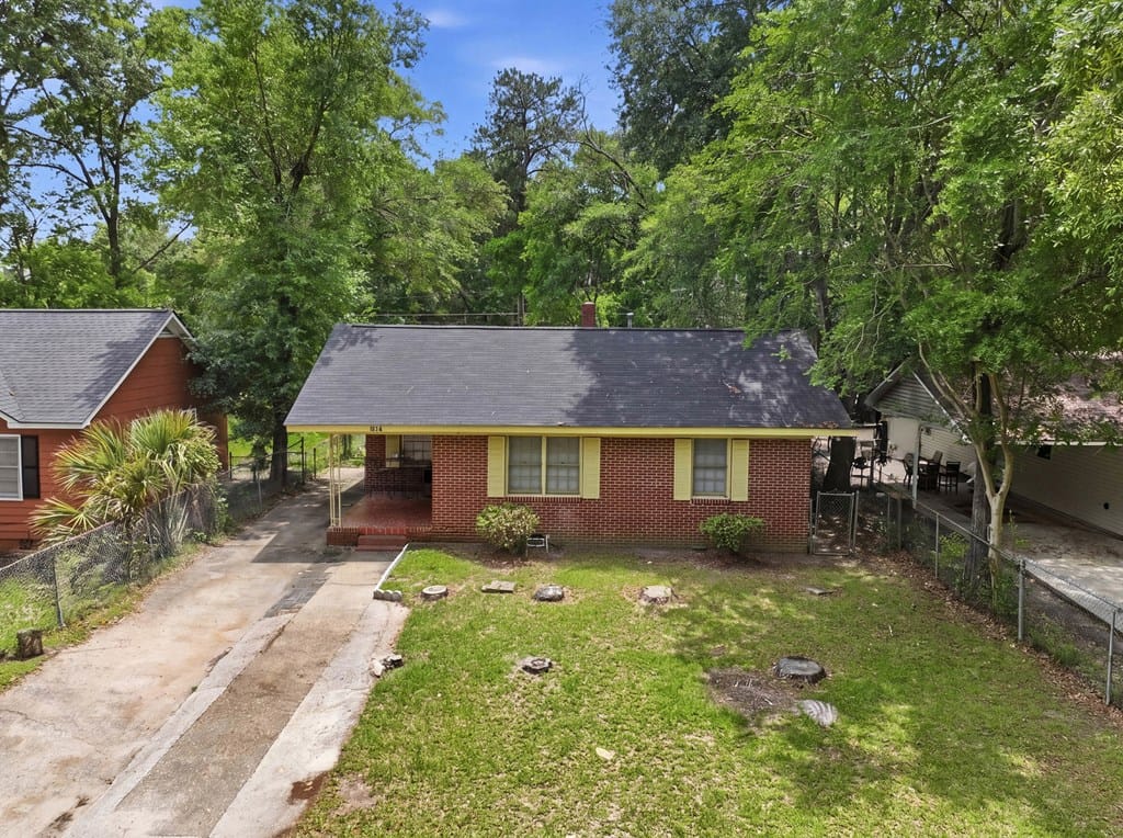 808 W Mercer Ave, Albany, GA 31701