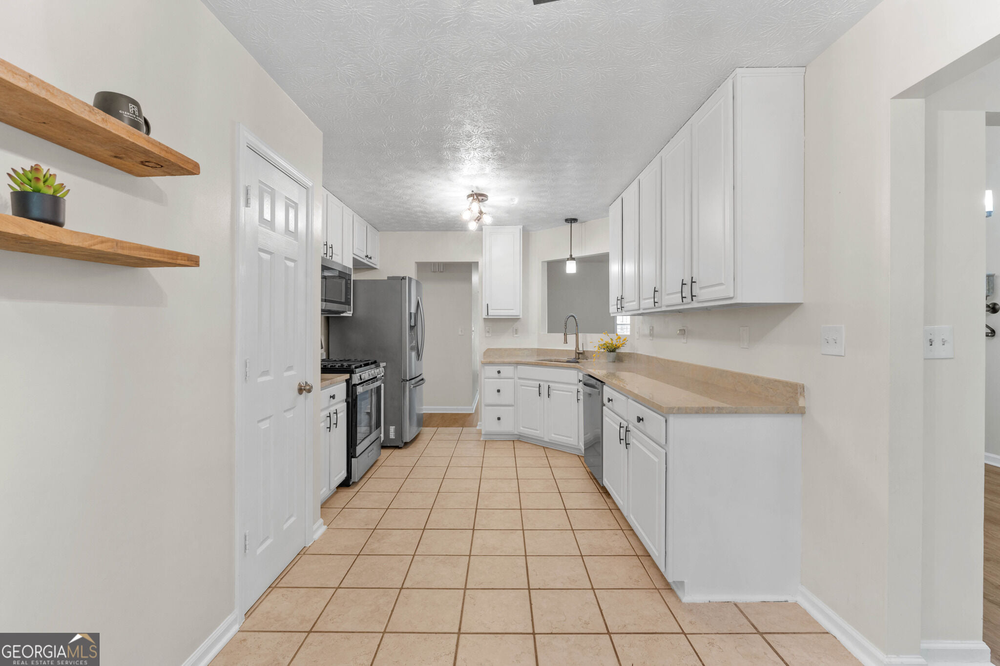 95 O'Tara Woods Dr, Newnan, GA 30263