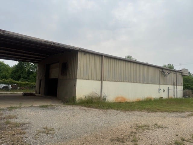 2727 Phillips Dr, Albany, GA 31721, Side view of front warehouse