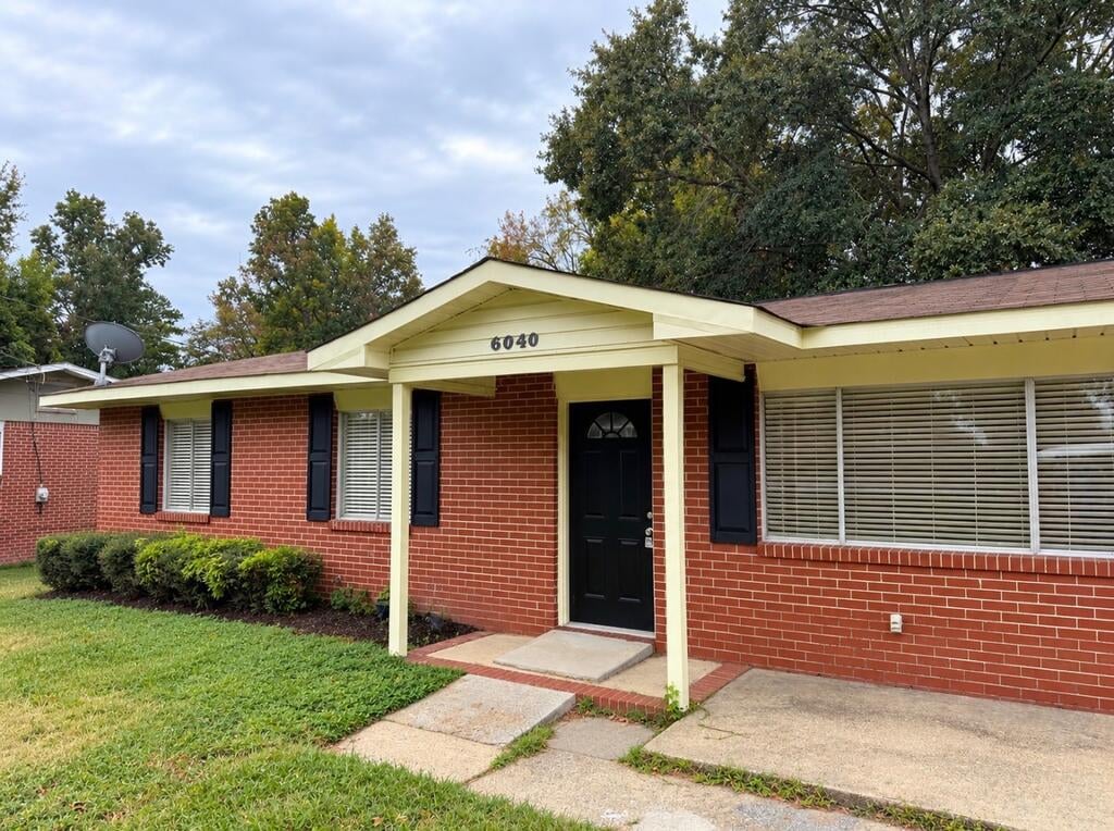 6040 Luna Dr, Columbus, GA 31907
