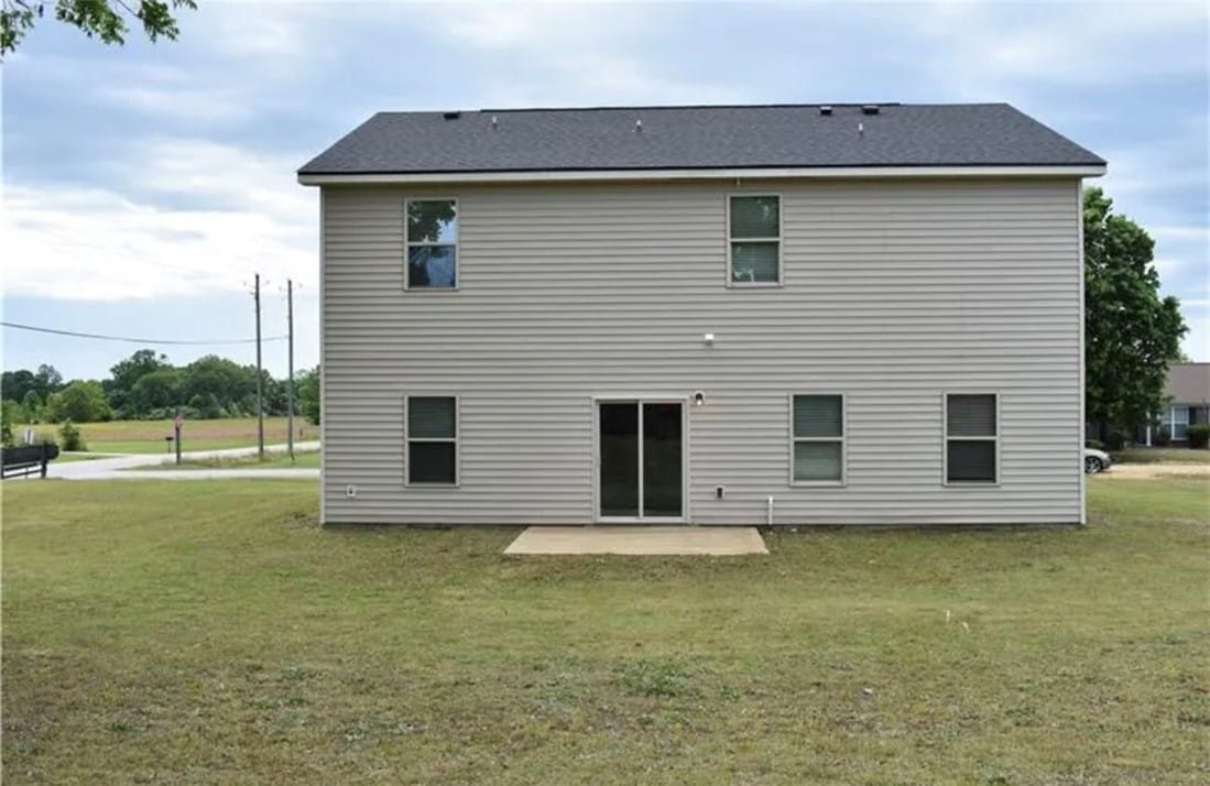 499 LEE ROAD 2126, Salem, AL, 36874, A classic two-story residence with a clean backyar