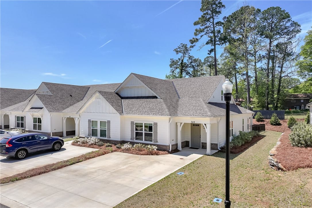 345 Morris Avenue, Opelika, AL, 36801 — Photo 3