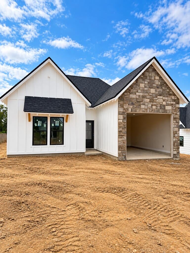 3 Nelli St, Phenix City, AL 36870