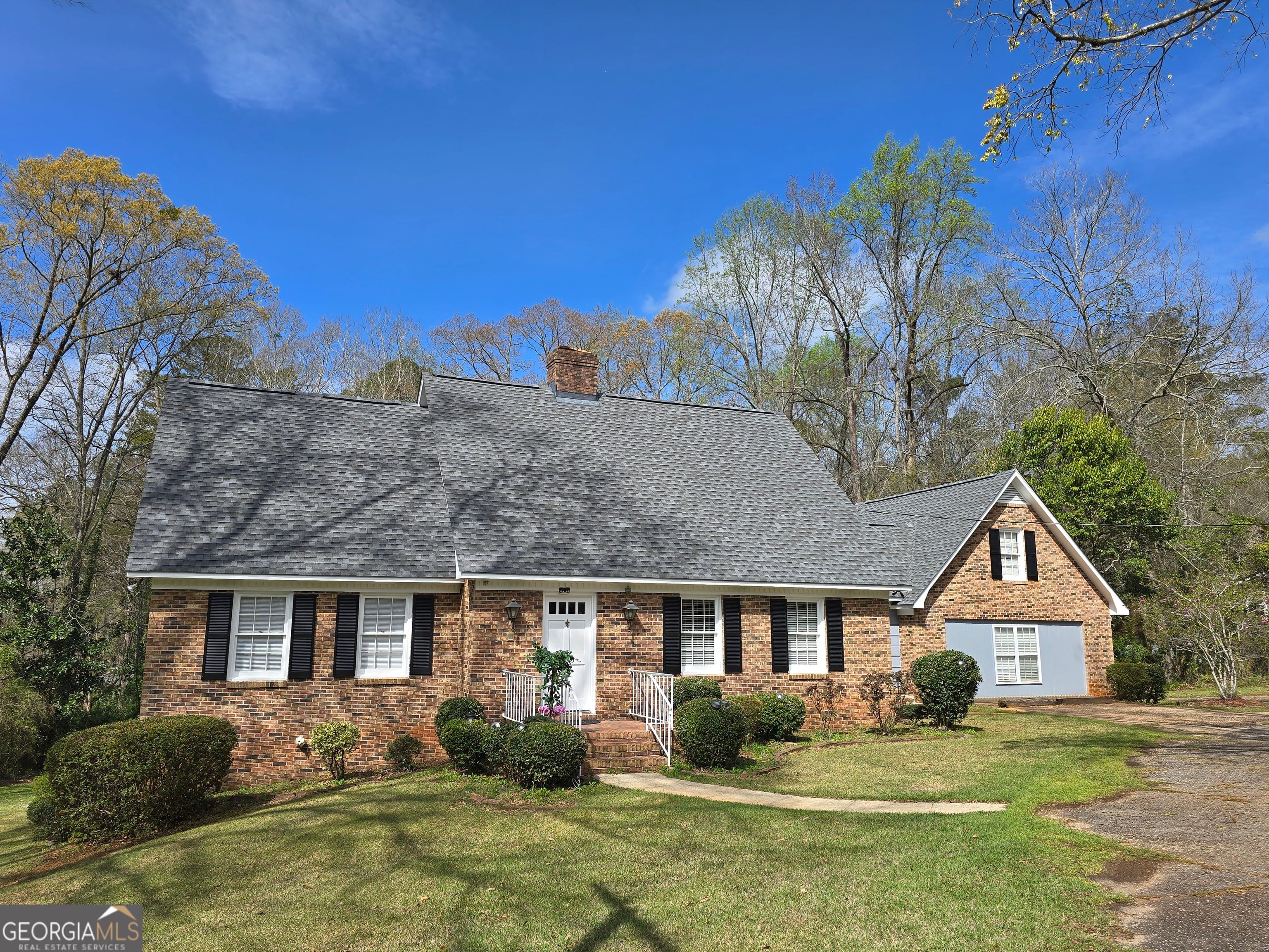 1903 Ridgewood Dr, West Point, GA 31833