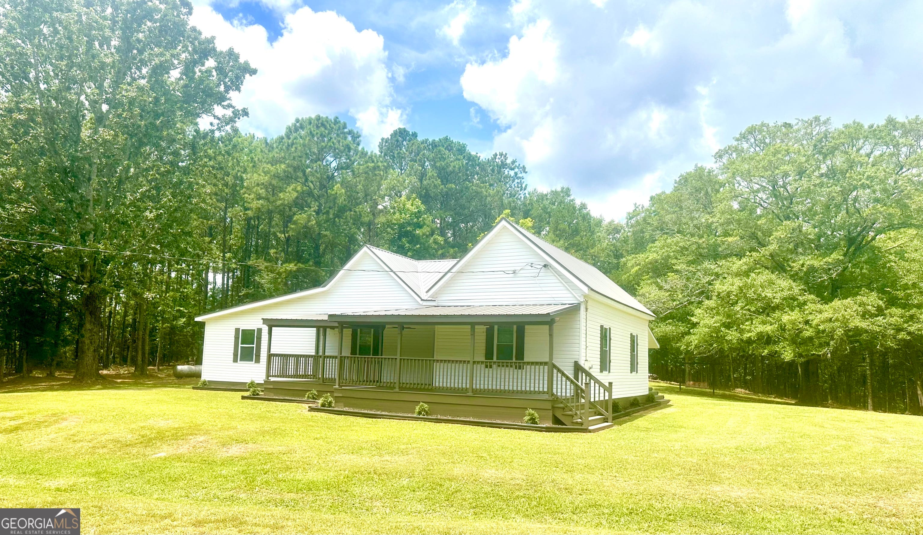 1966 Owens Rd, Woodbury, GA 30293