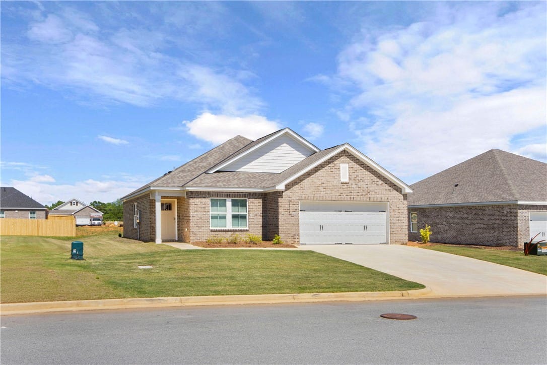 2034 SUPERIOR, Opelika, AL, 36804 — Photo 3