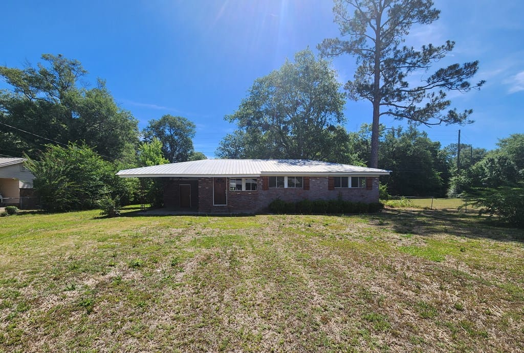 385 Laurel Ln, Camilla, GA 31730