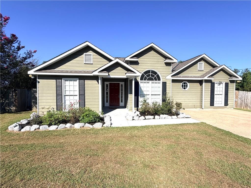 32 Lee Rd 2095, Phenix City, AL 36870