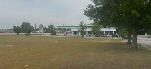 2416 Sylvester Rd, Albany, GA 31705
