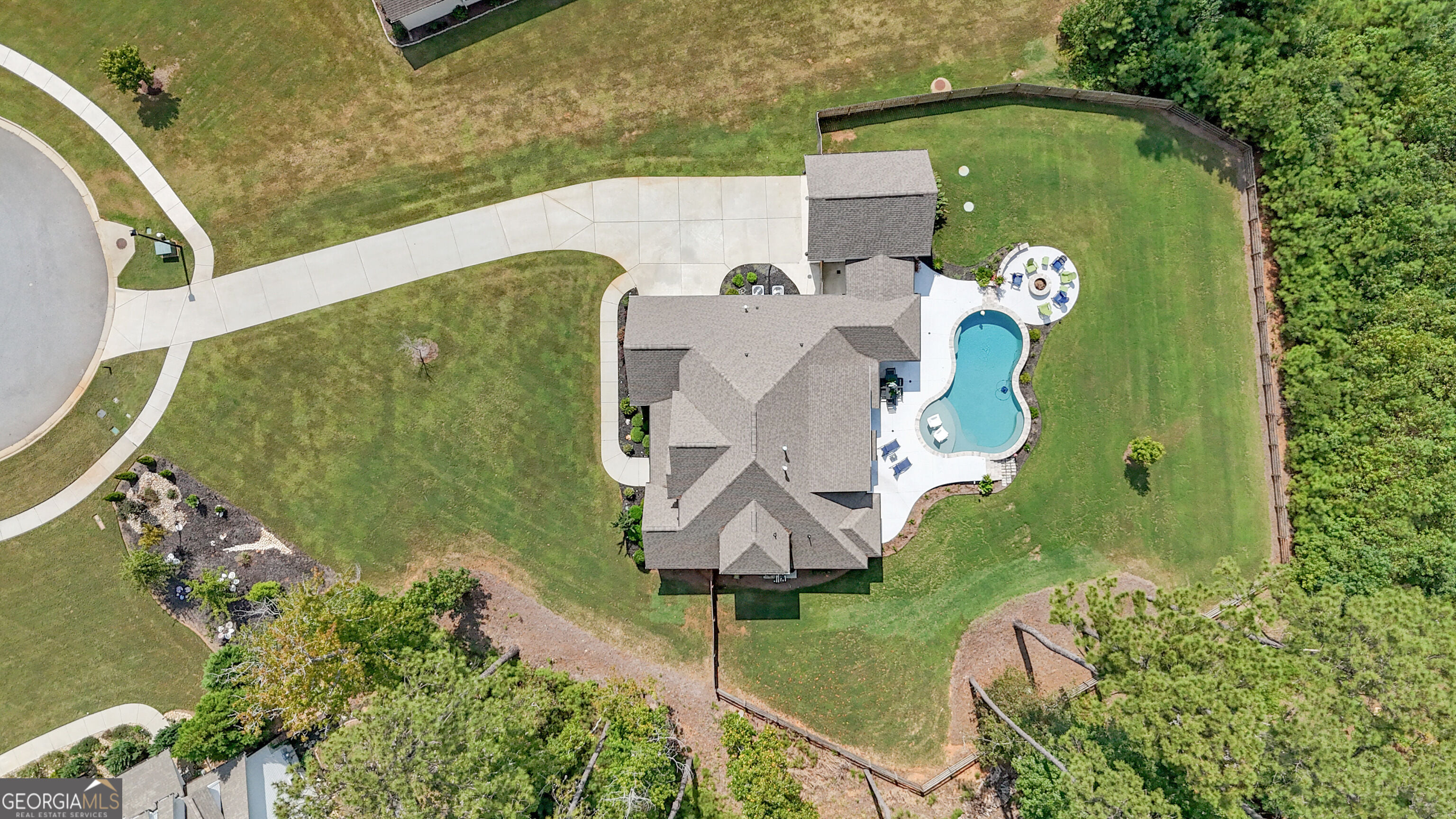 130 Emery Nell Ln, Newnan, GA 30263
