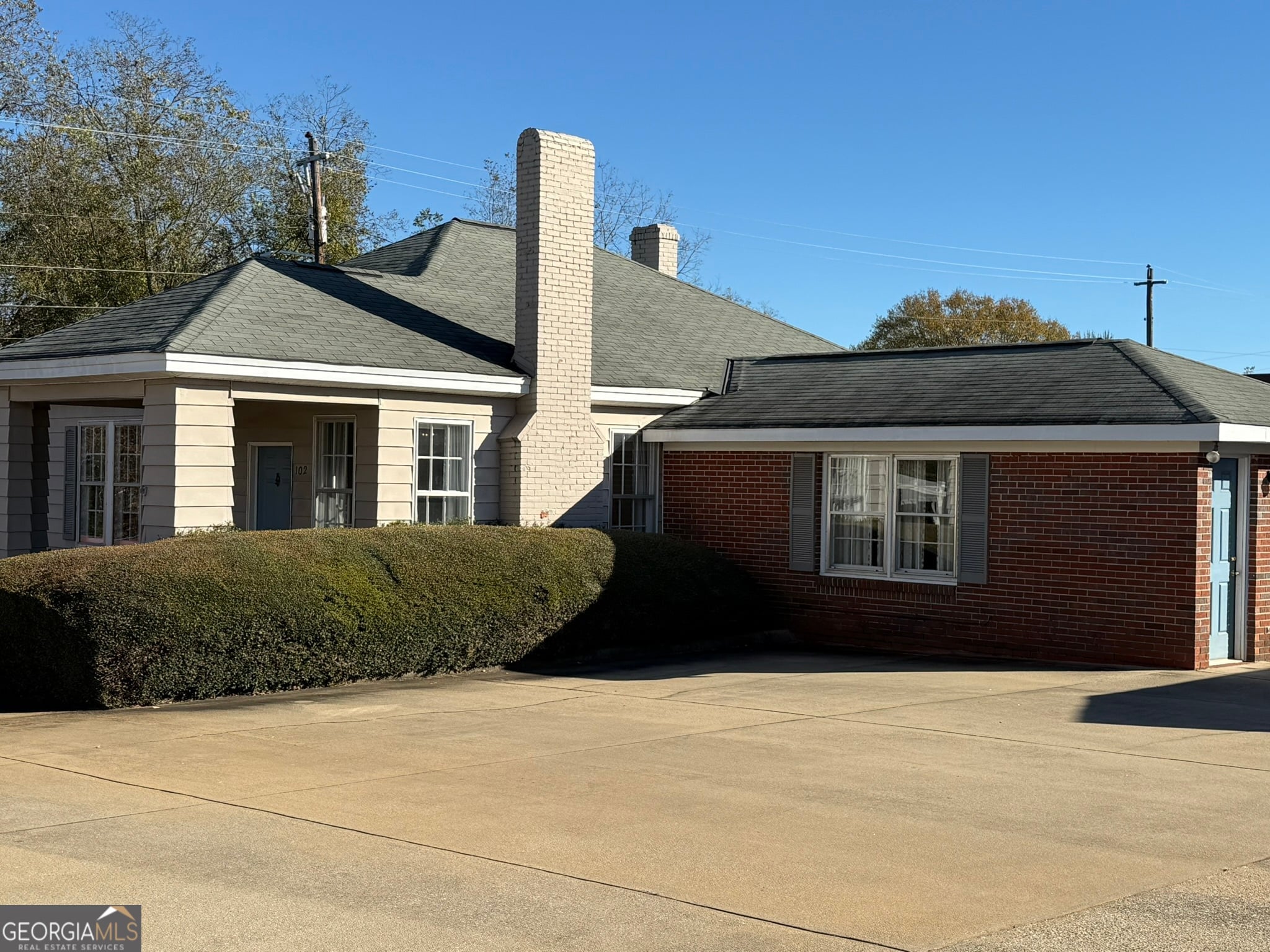 102 Barnes Mill Rd, Hamilton, GA 31811
