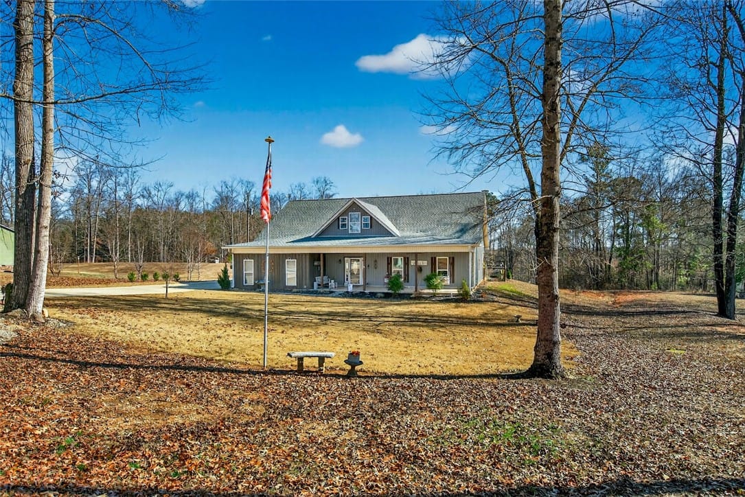 570 Co Rd 79, Roanoke, AL 36274