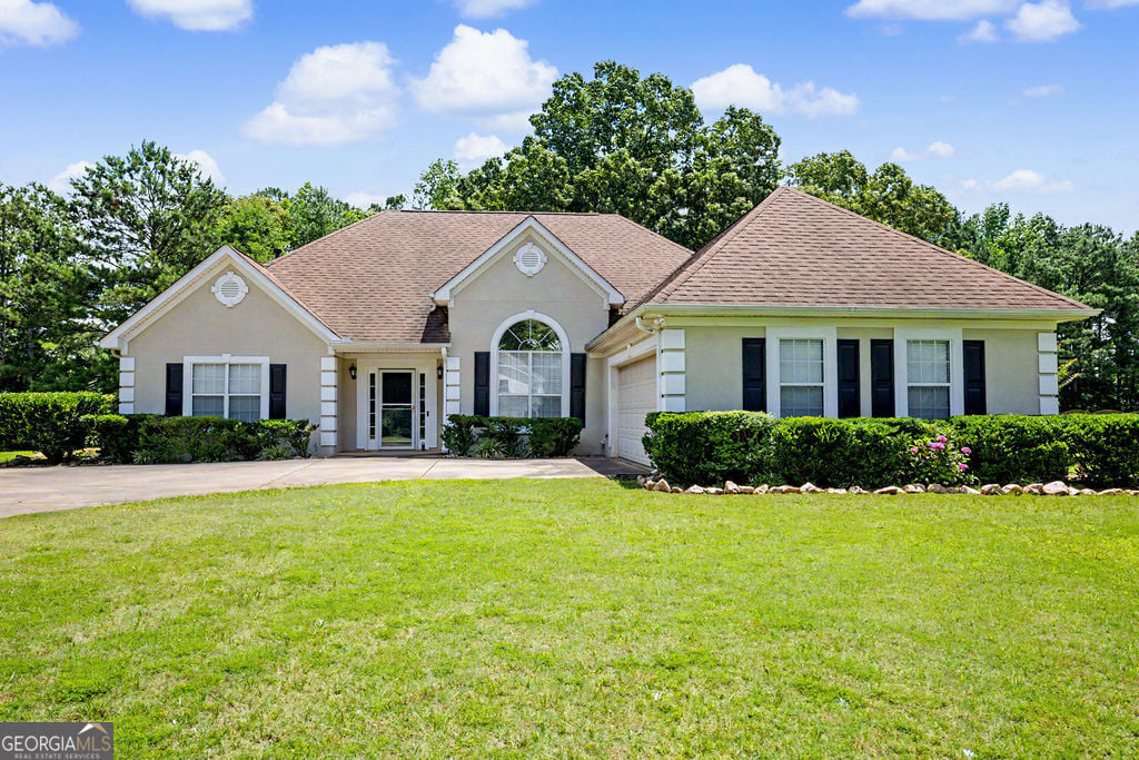 165 Crescent Cir, Newnan, GA 30265