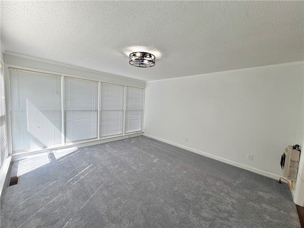 2004 32nd St, Valley, AL 36854
