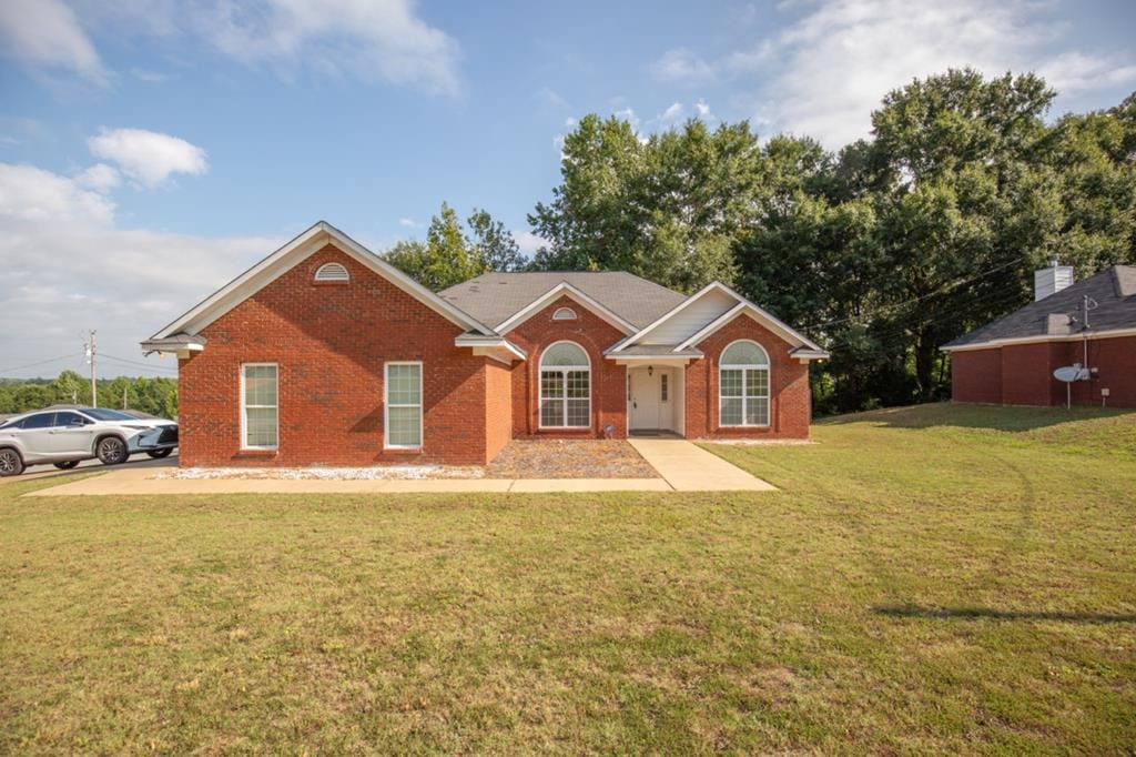 2 Redwood Dr, Phenix City, AL 36869, USA — Photo 1