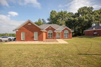 2 Redwood Drive, Phenix City, AL, 36869