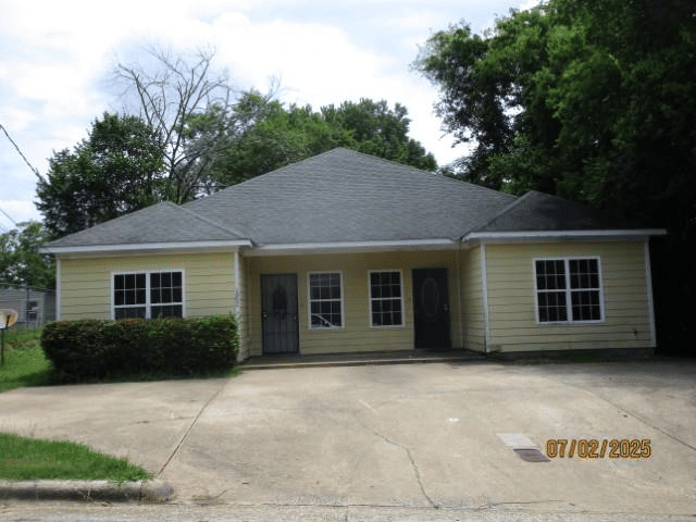 1902 6 Court, Phenix City, AL, 36867