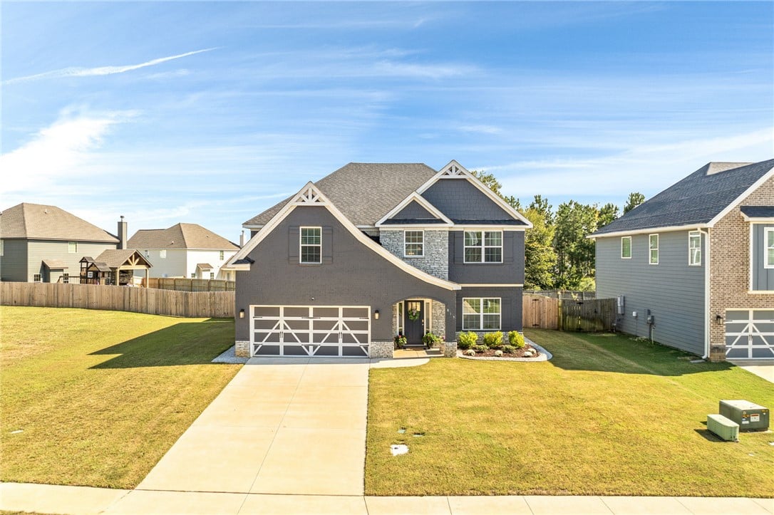 815 Wyndham Village Court, Opelika, AL, 36804