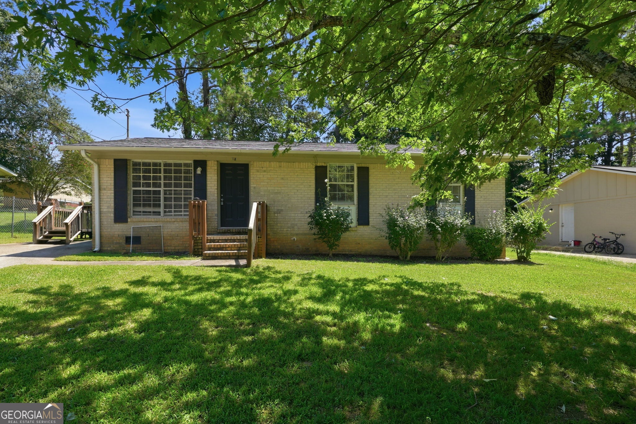 18 Westgate Park Dr, Newnan, GA 30263