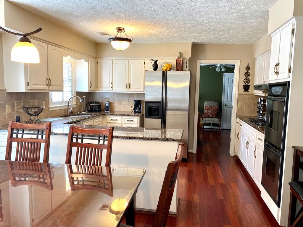 6510 Beaver Trail, Midland, GA, 31820, Sunny and bright eat-in kitchen