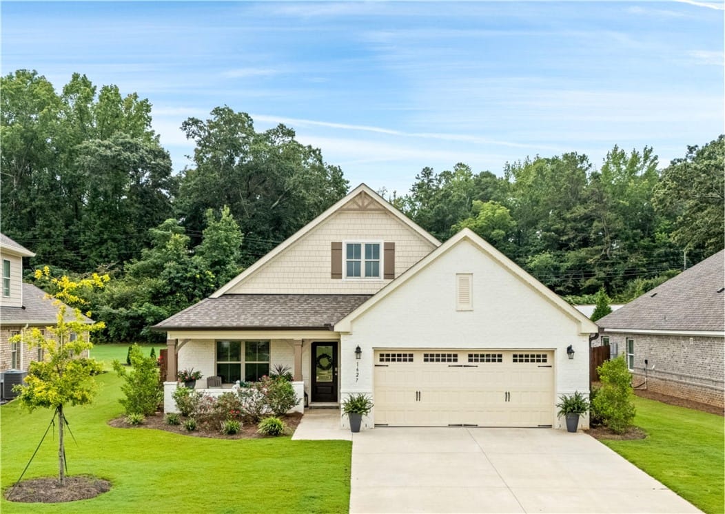 1627 Hidden Lakes Drive, Opelika, AL, 36801 — Photo 1