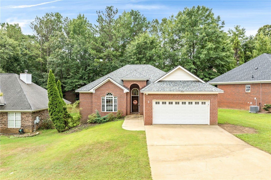 1825 Shadow Bend Ln, Auburn, AL 36830