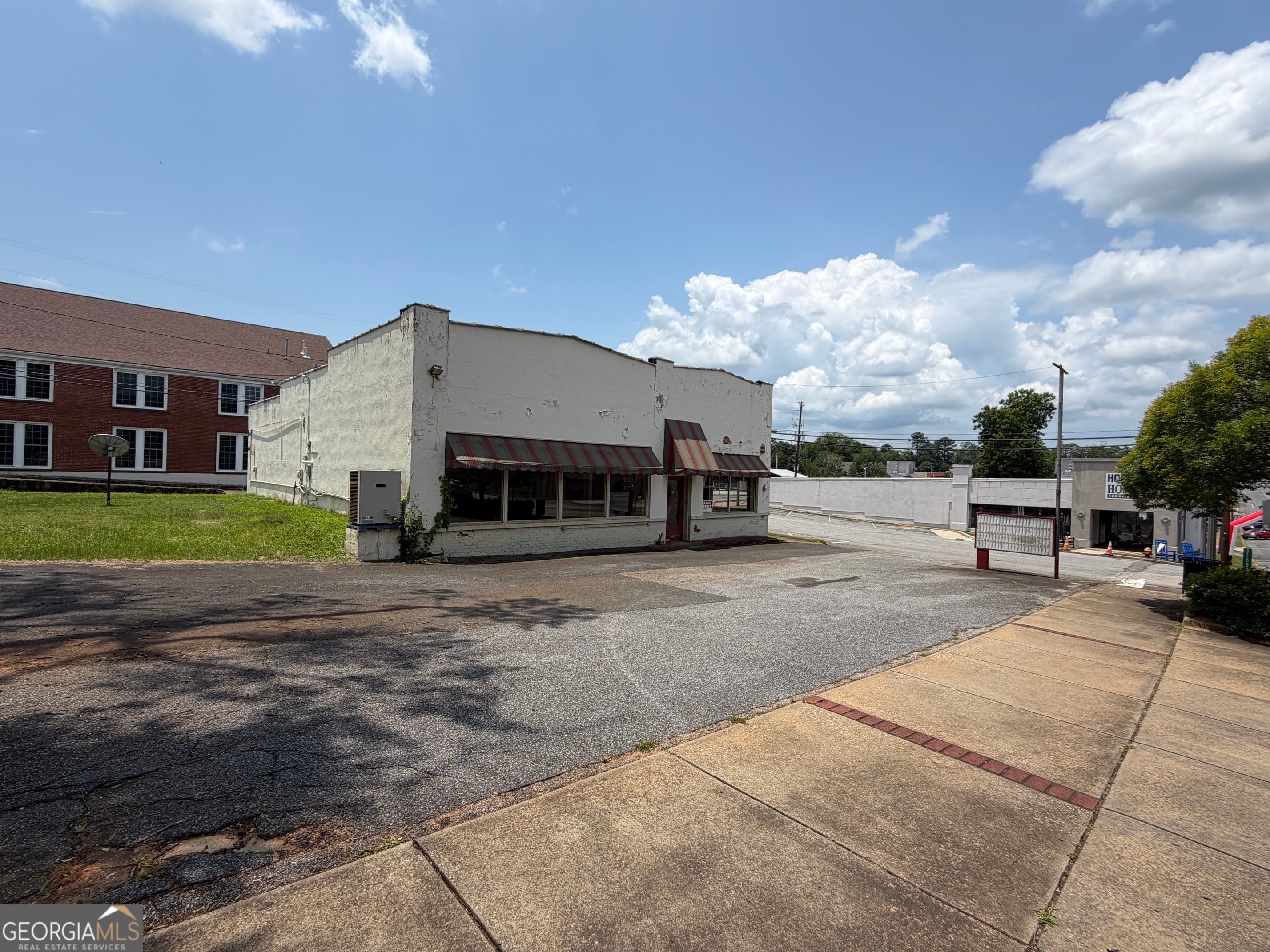 137 W Main St, Manchester, GA 31816