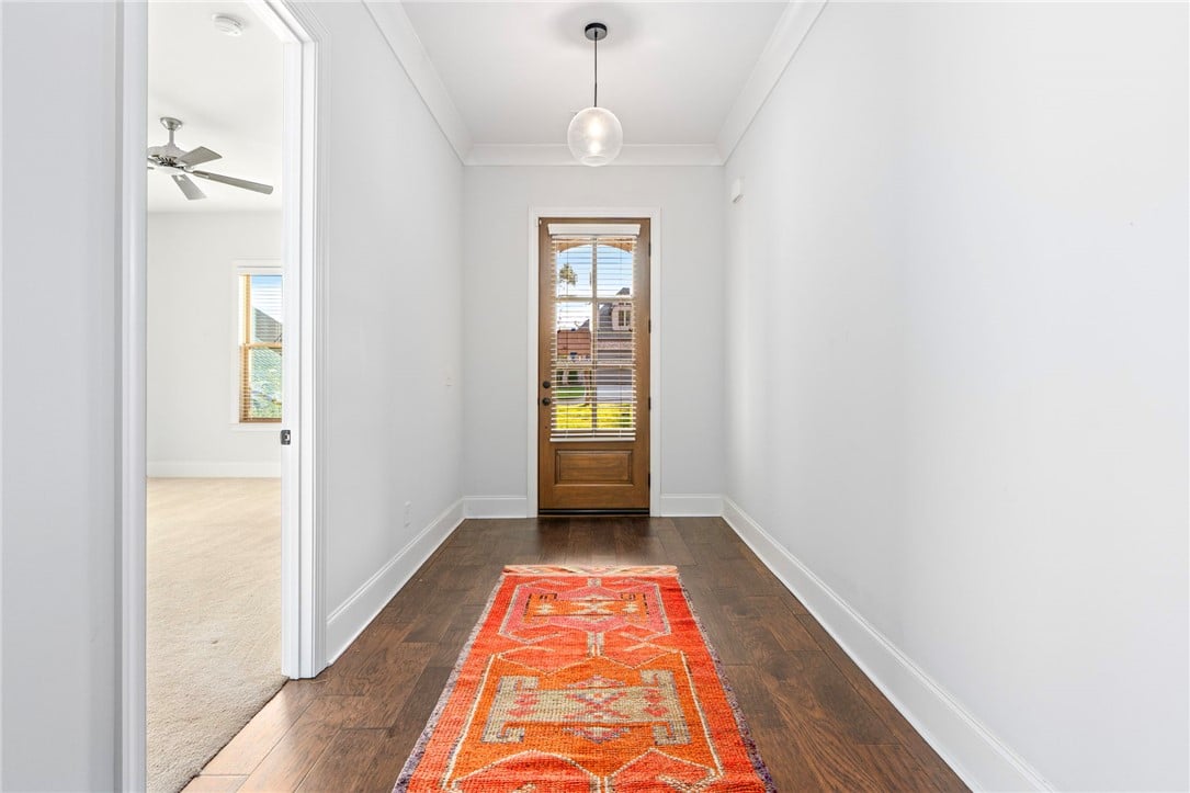 604 Overbrook Ln, Auburn, AL 36830, The foyer offers a gracious welcome and the perfec