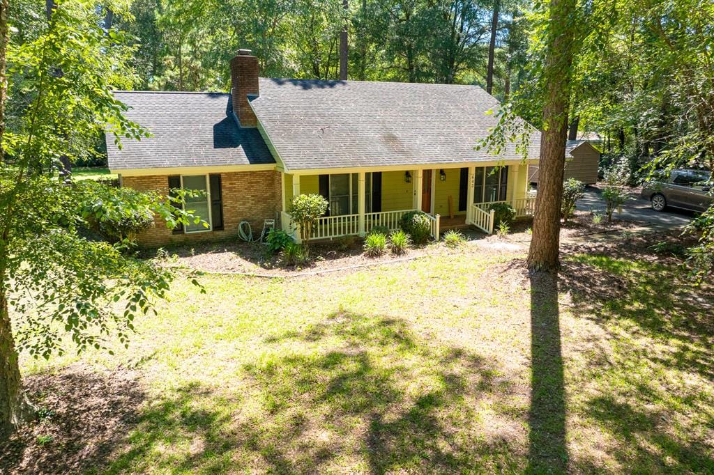 643 Creekside Dr, Leesburg, GA 31763