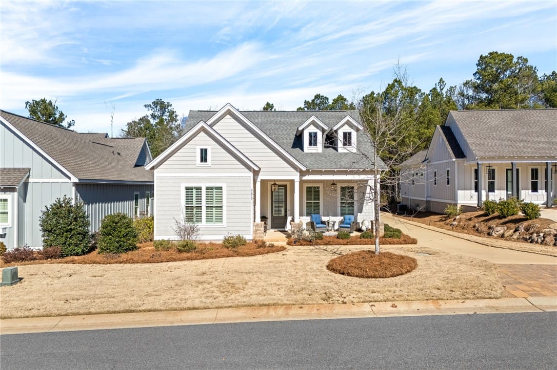 3470 Eagle Trl, Opelika, AL 36801, A charming single-family residence with dormer win