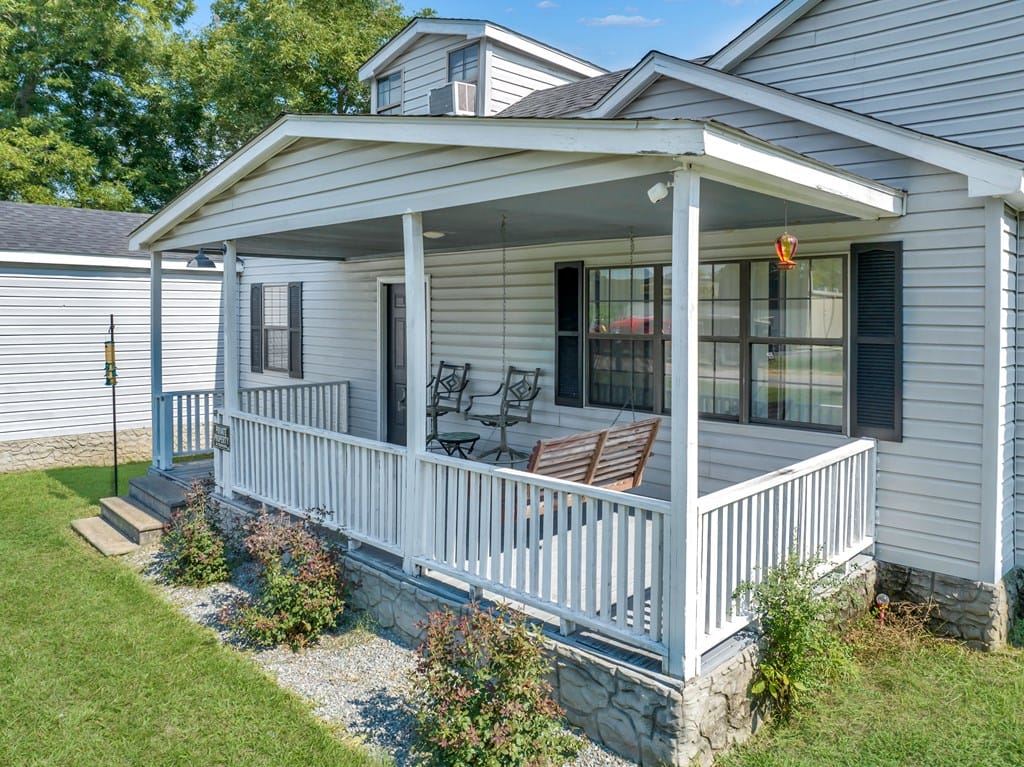 111 Old Mail Rd, Sylvester, GA 31791