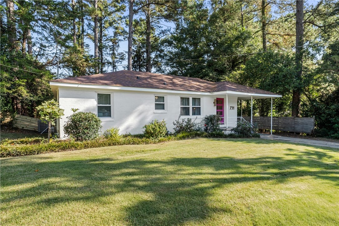 731 Mercer Cir, Auburn, AL 36830, A charming single-level residence nestled among ma