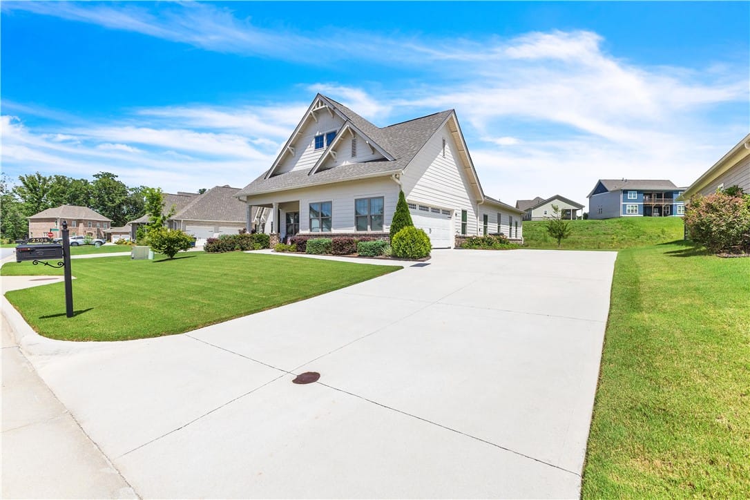 2504 FountainView Ct, Auburn, AL 36832, Plenty of parking