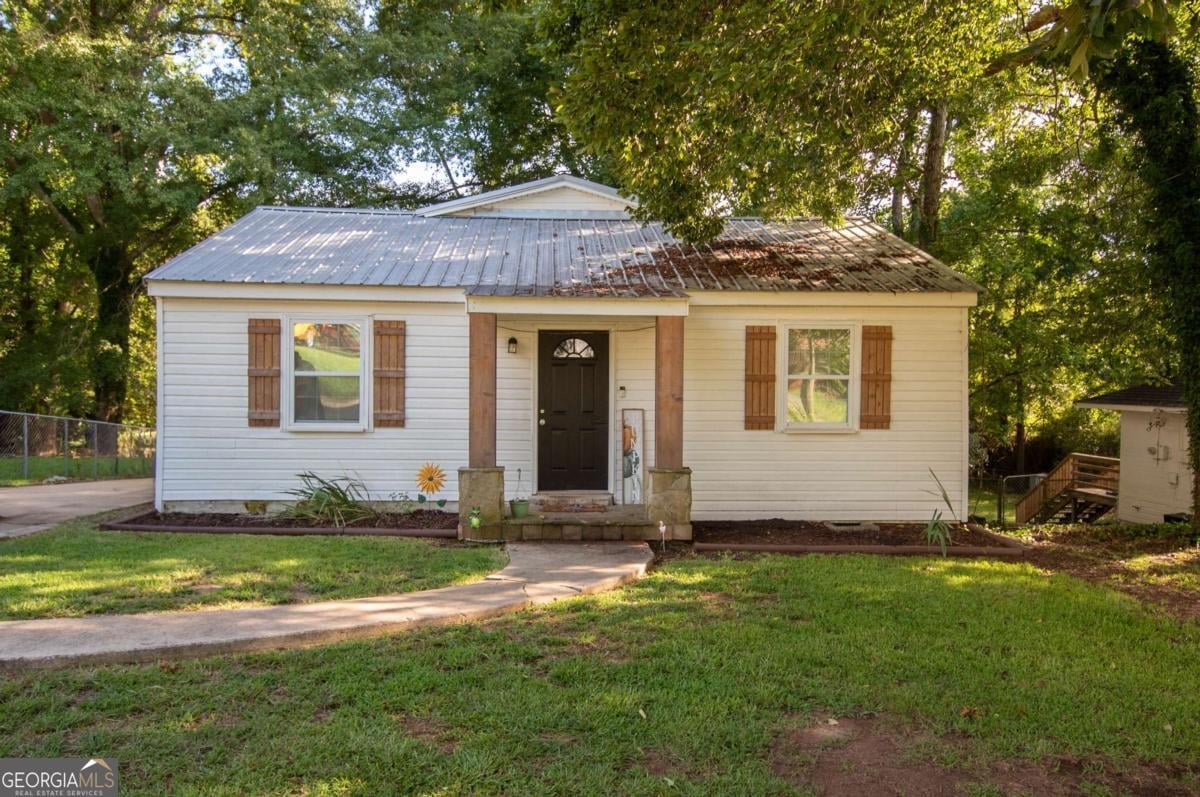 211 Rutland Cir, LaGrange, GA 30241