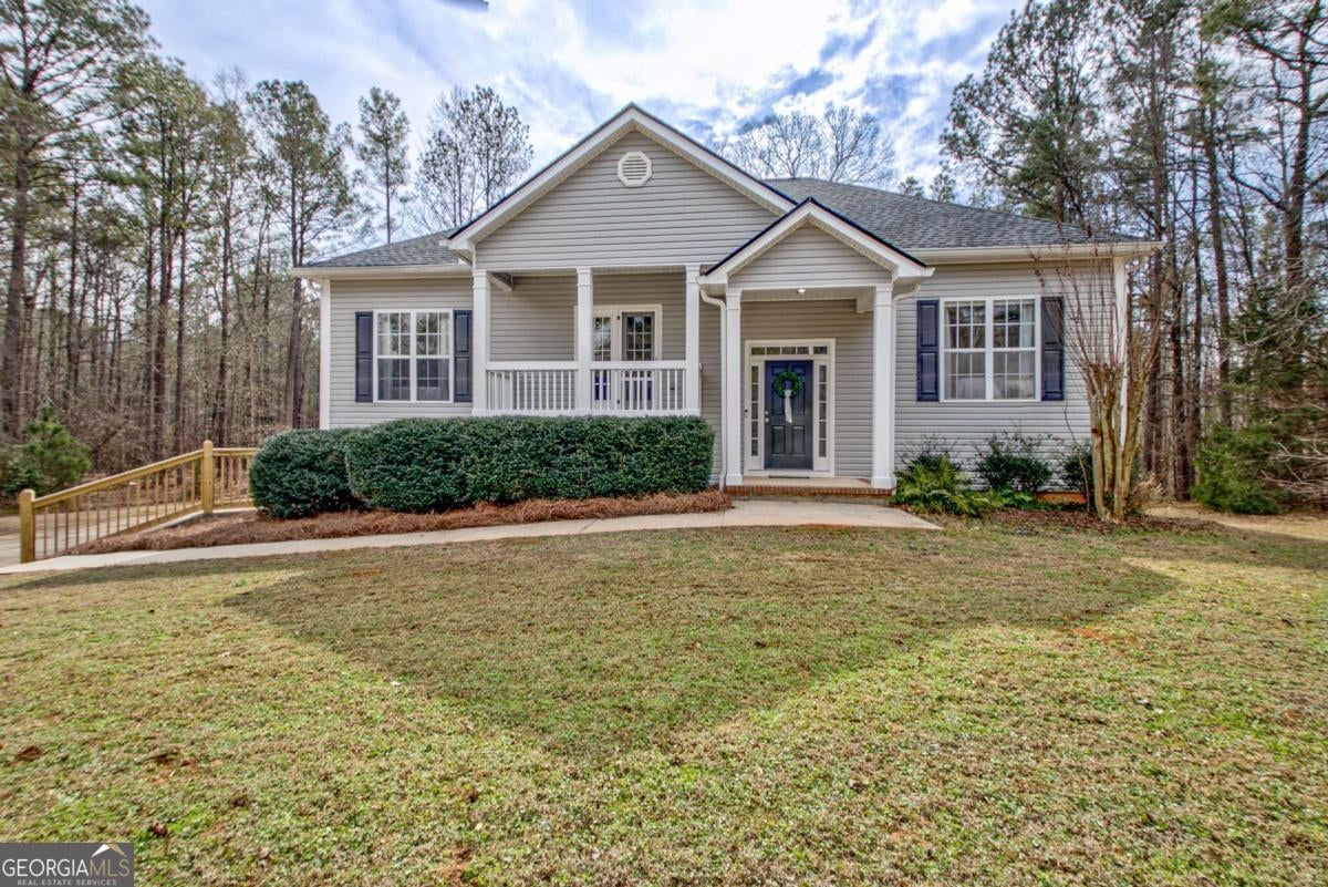 68 Skyview Rd, Senoia, GA 30276